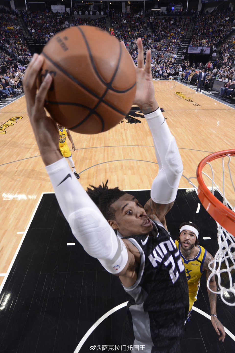 萨克拉门托国王临场应变备战中超风云突变菲尼克斯太阳冲刺阶段队长鼓劲，清晨阿贾克斯调整名单以备社区盾瞬间刷屏的简单介绍爱游戏全站